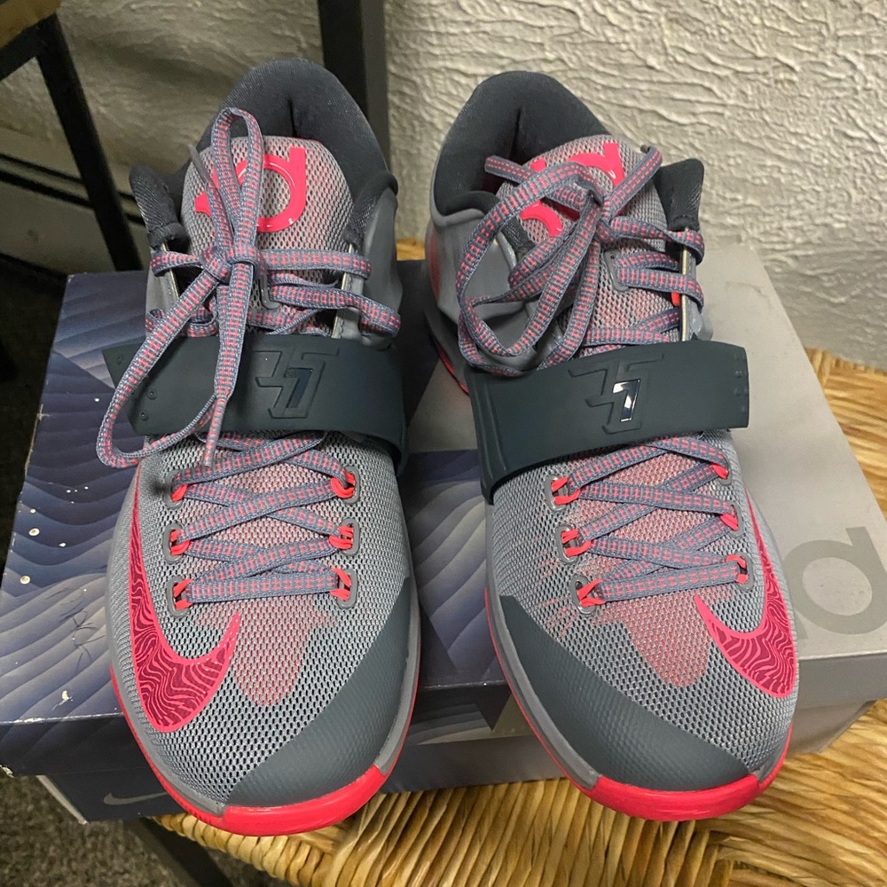 Men’s Nike KD VII Sneakers